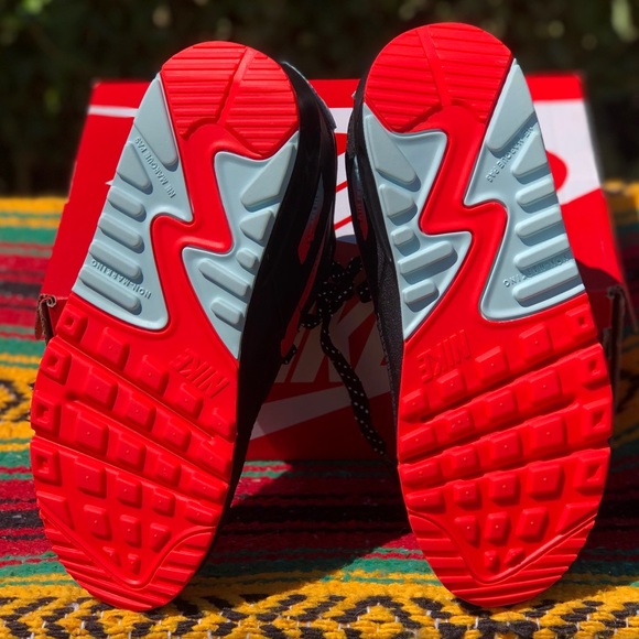 Brand New Nike Air Max 90 LTR (GS) - NEVER WORN - Kids’ 4Y - Picture 6 of 6